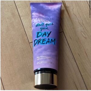 NEW and sealed Victoria's Secret Don't Quit Your Daydream Fragrance Lotion
